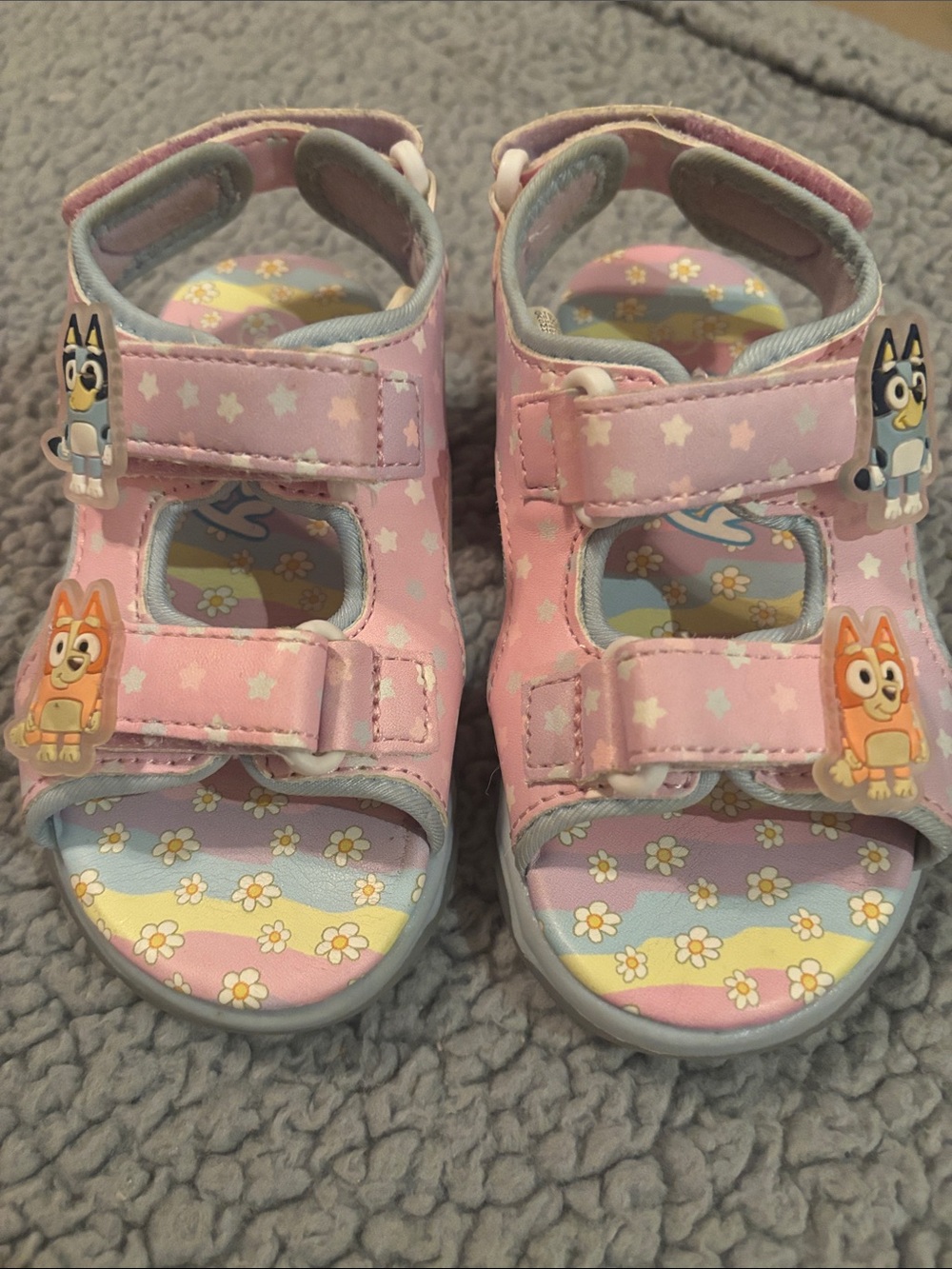 Girls' Pink Star Print Sandals with Cute Character Accents